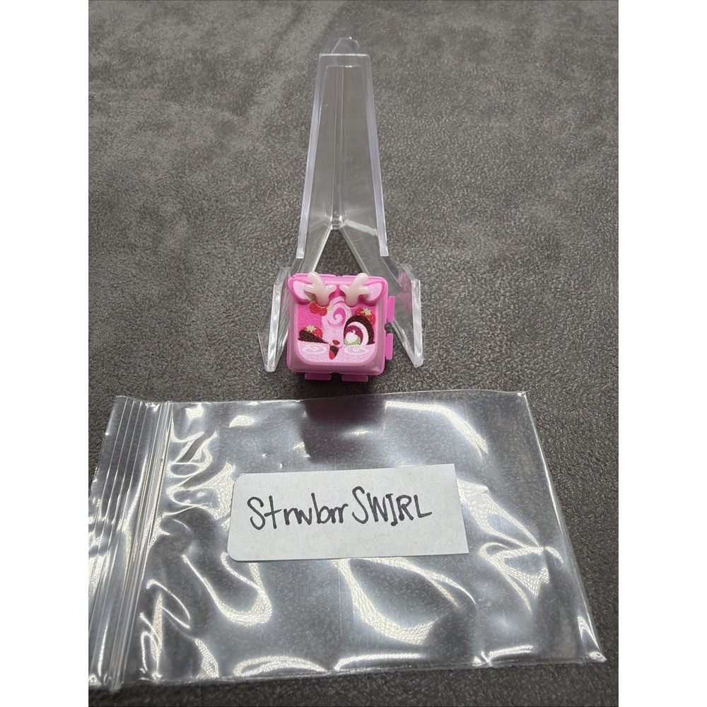 Clickeez Series 1 Strawberry Treats StrwbrrSWIRL Single Key